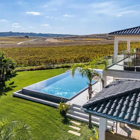Bed & Breakfast Royal Tiki - Avec Piscine Chauffee &