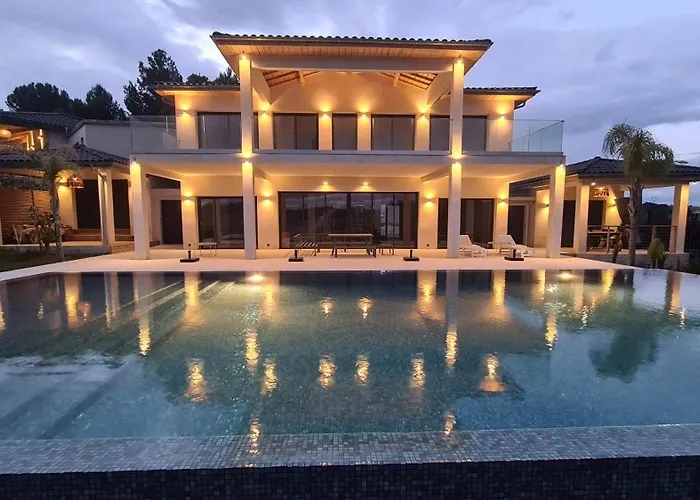 Royal Tiki Lodges - Chambres D'Hotes Avec Piscine Chauffee & Spa Отель типа 
