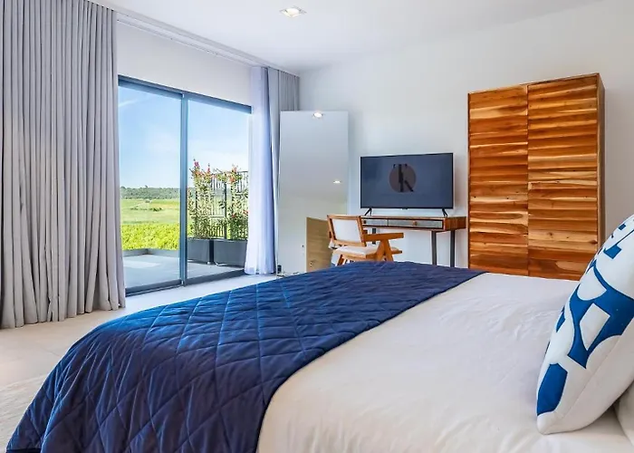 Royal Tiki Lodges - Chambres D'Hotes Avec Piscine Chauffee & Spa Отель типа 