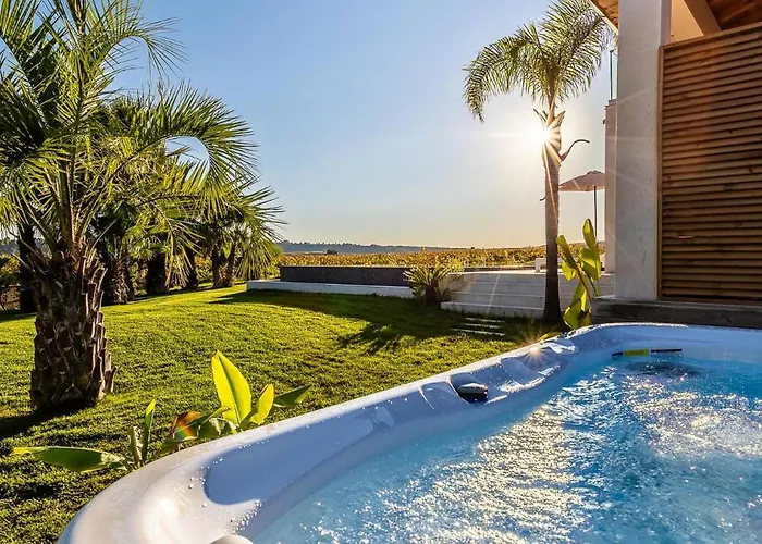 Royal Tiki - Avec Piscine Chauffee & 5* Plaissan